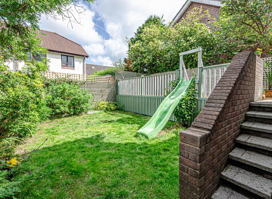 2 Thornhill Grove, Stormont, Belfast, BT5 7BN