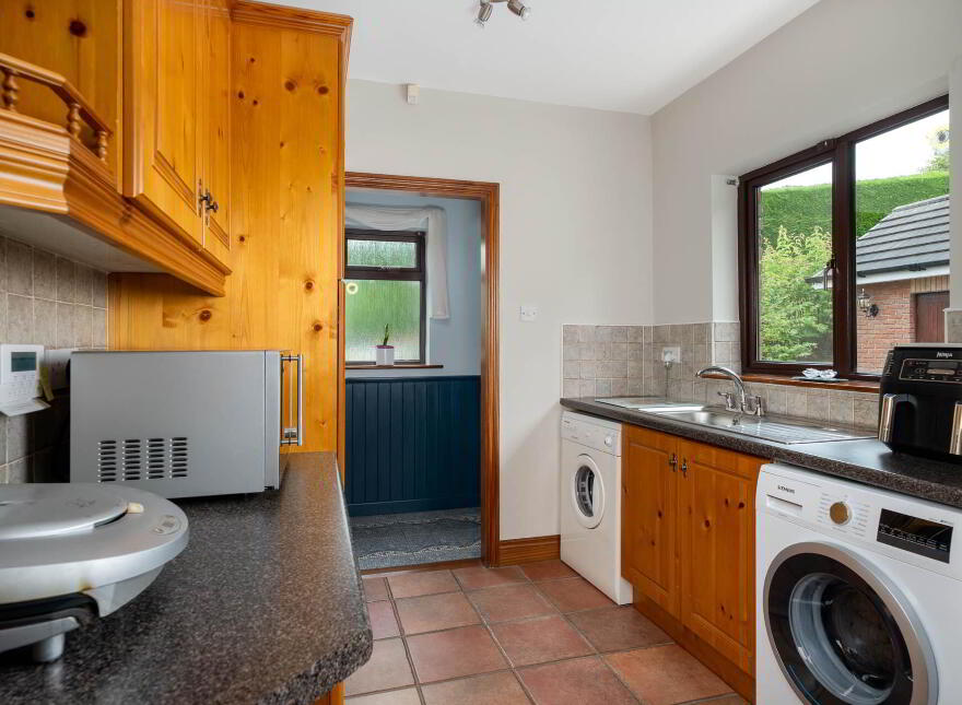Coola, Baylin, Athlone, N37R8K1