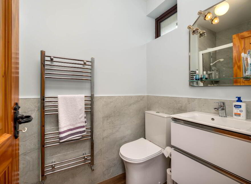 Coola, Baylin, Athlone, N37R8K1