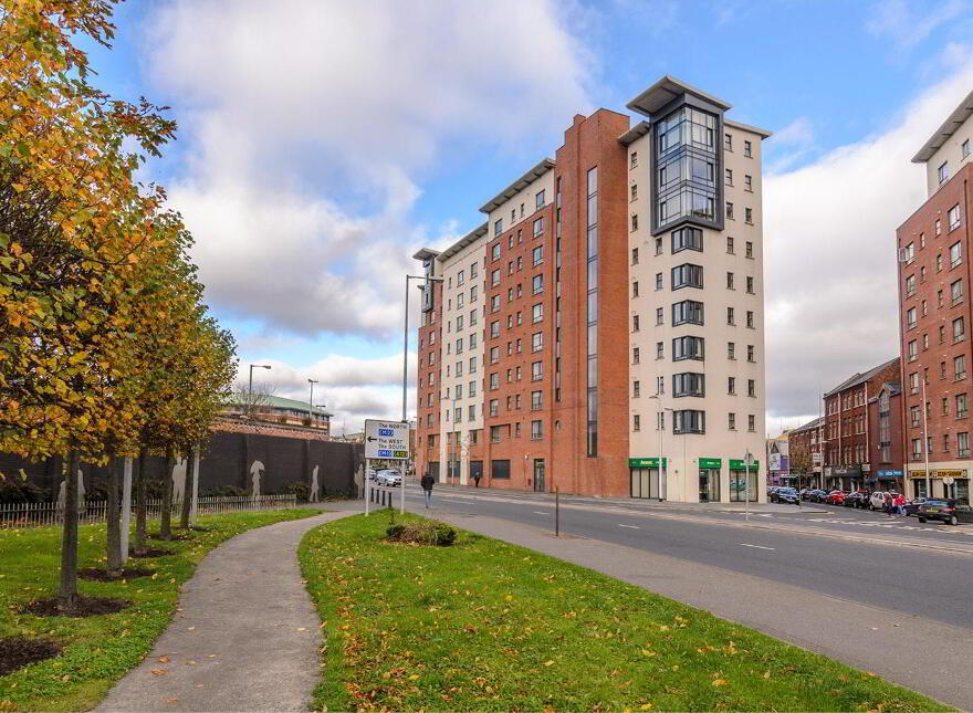 Apt 807 College Central, 4 College Avenue, Belfast, BT1 6BD photo