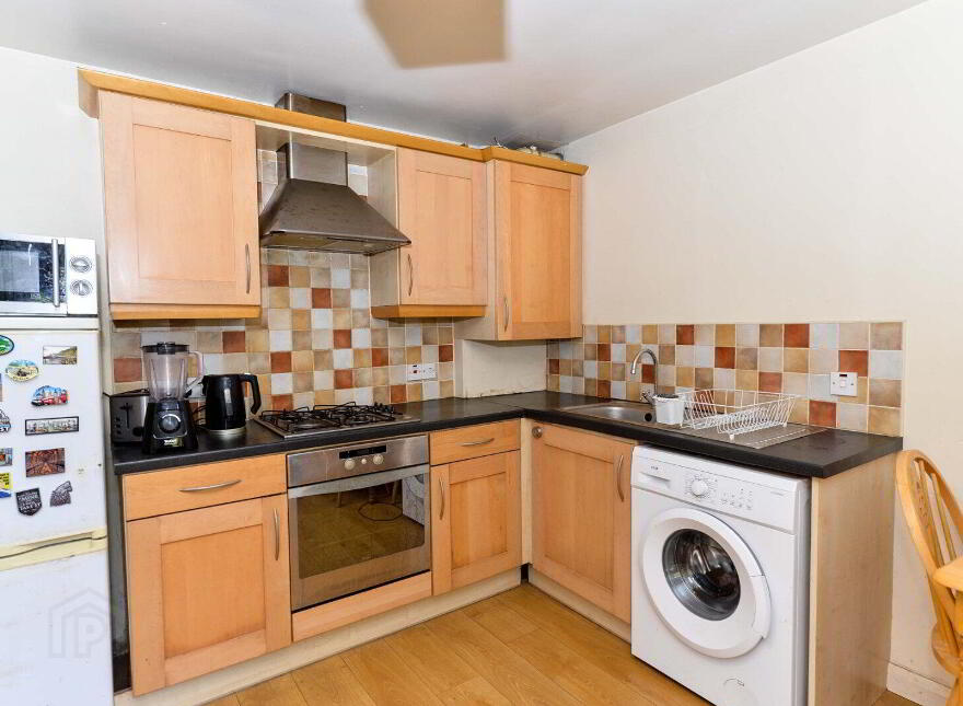 Flat 2, 97 Eglantine Avenue, Belfast, BT9 6EX