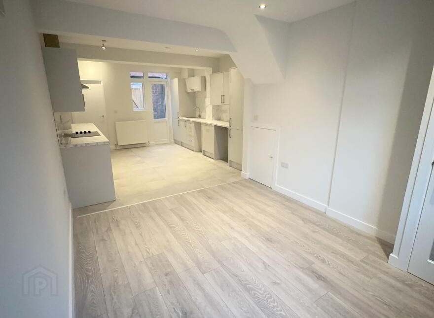 12 Bloomfield Street, Belfast, BT5 5AU