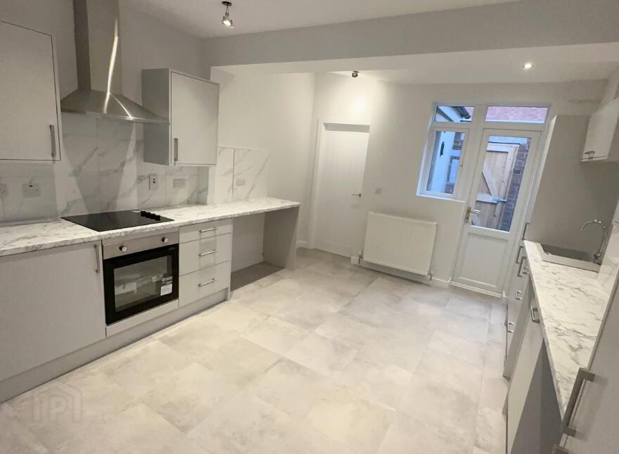 12 Bloomfield Street, Belfast, BT5 5AU