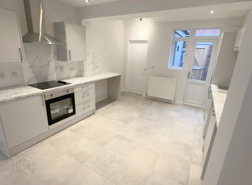 12 Bloomfield Street, Belfast, BT5 5AU