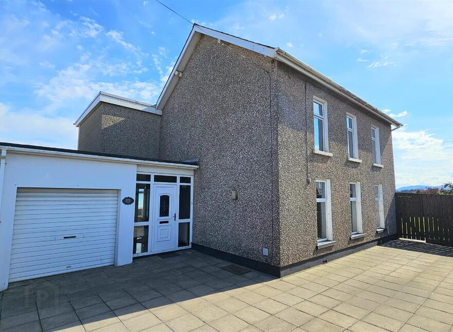 102 Belfast Road, Carrickfergus, BT38 8BT photo
