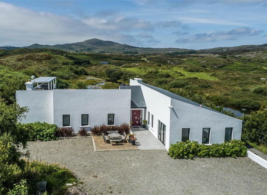The Lake House, Toormore, Goleen, West, P81K104