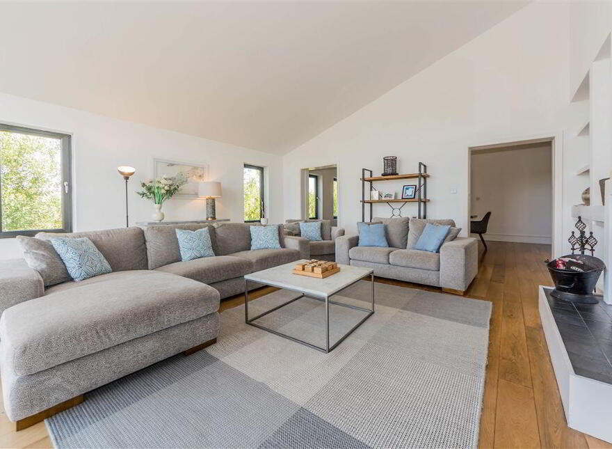 The Lake House, Toormore, Goleen, West, P81K104