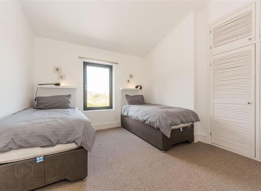 The Lake House, Toormore, Goleen, West, P81K104