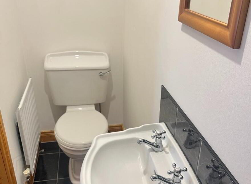 37 Meadowvale, Newtownhamilton, Newry, BT35 0HW