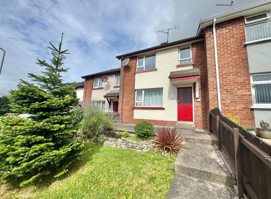 36 Shandon Park, Omagh, BT78 5AY photo