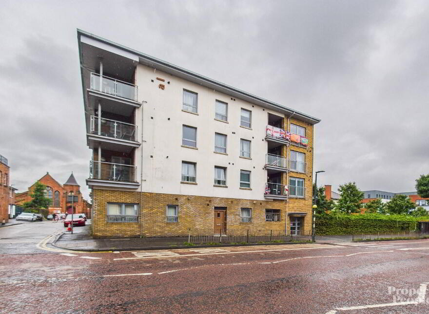 APT 5 Lesley Centre, 109 Shankill Road, Belfast, BT13 1FD photo