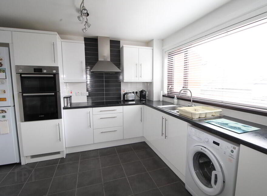 30 Ligoniel Road, Belfast, BT14 8BX
