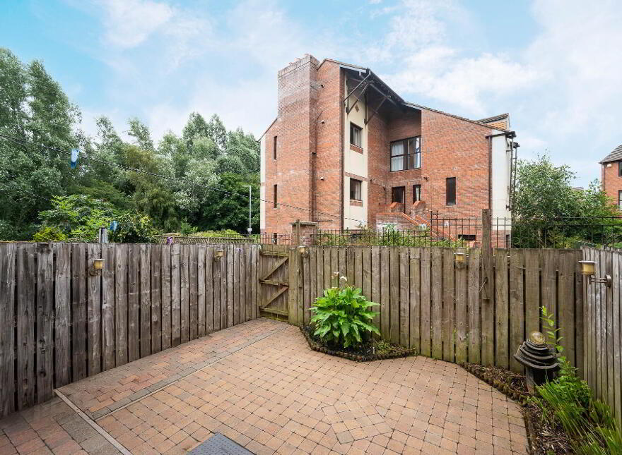 8 Cutters Lane, Lockview Road, Belfast, BT9 5JG