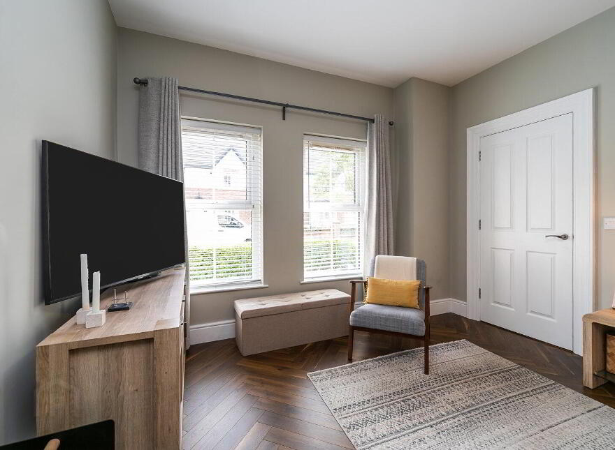 8 Blaris Drive, Lisburn, BT27 5FT
