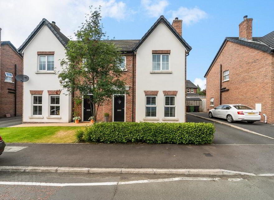 8 Blaris Drive, Lisburn, BT27 5FT photo