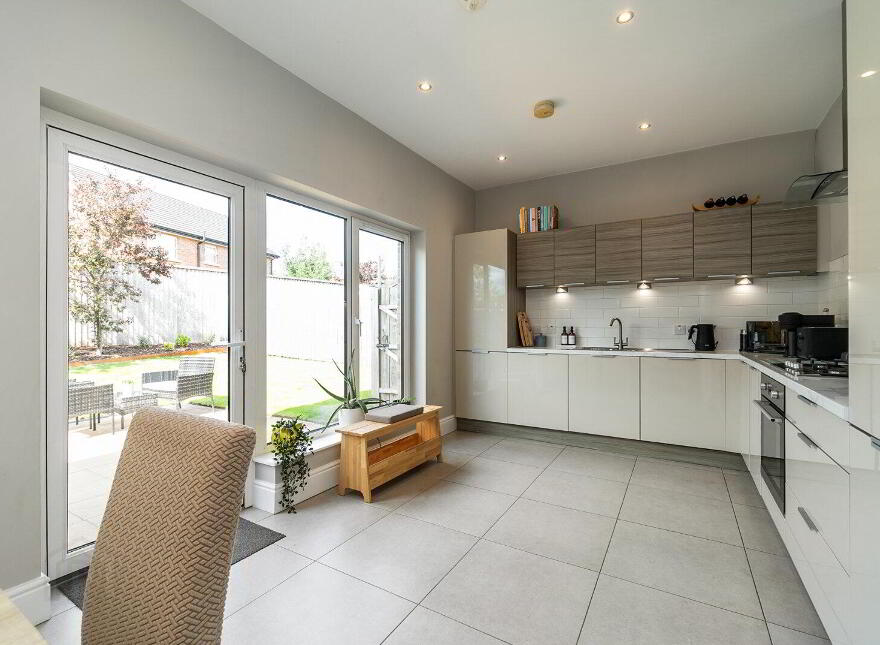8 Blaris Drive, Lisburn, BT27 5FT