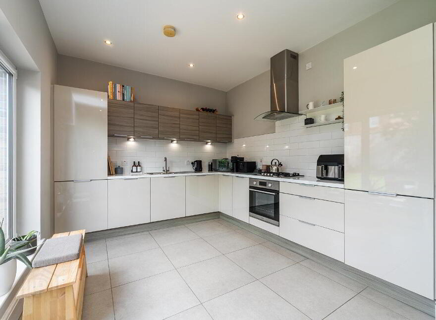 8 Blaris Drive, Lisburn, BT27 5FT