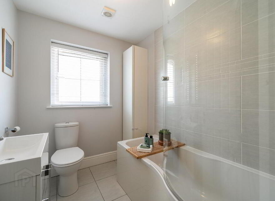 8 Blaris Drive, Lisburn, BT27 5FT