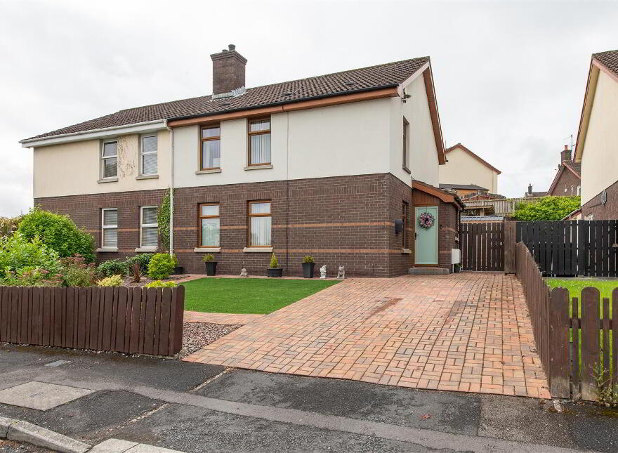 68 Primrose Gardens, Banbridge, BT32 3EW photo