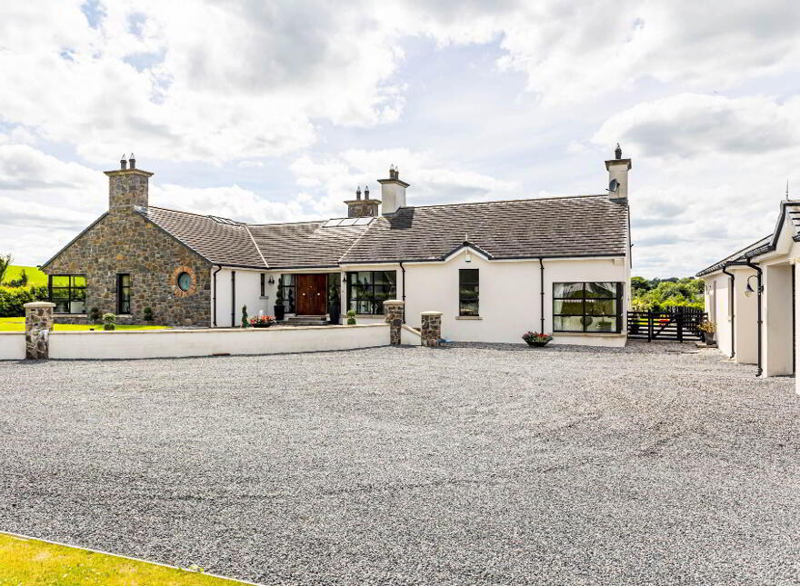 78 Diamond Road, Dromore, BT25 1PJ photo