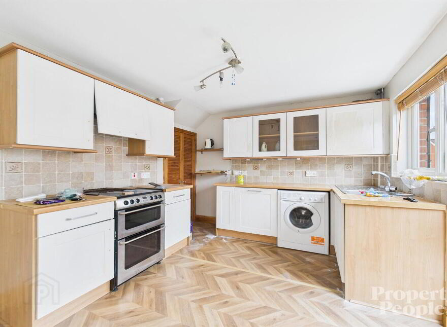 28 Woodbreda Park, Belfast, BT8 7HY