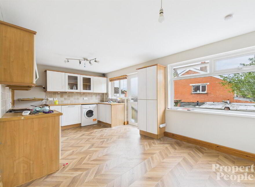 28 Woodbreda Park, Belfast, BT8 7HY