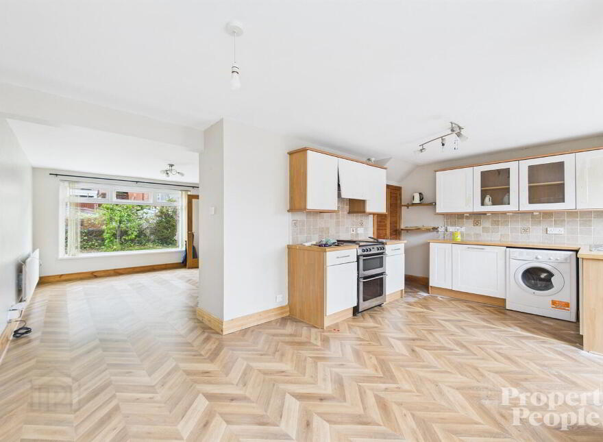 28 Woodbreda Park, Belfast, BT8 7HY