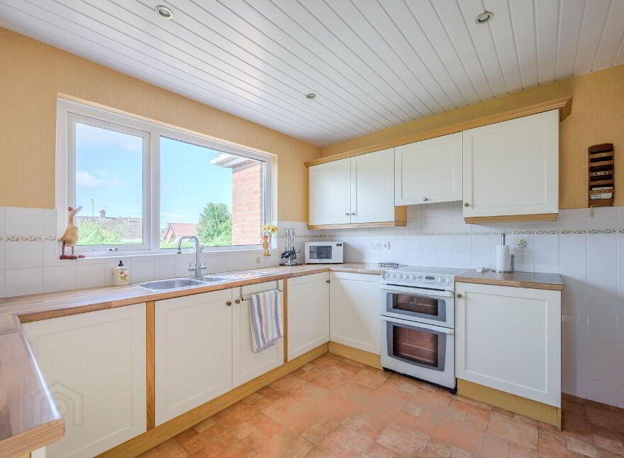 16 Ashford Avenue, Bangor, BT19 6DB