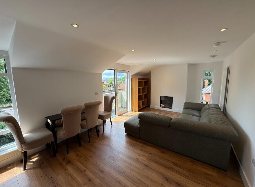 Balmoral Manor, 78 Balmoral Avenue, Belfast, BT9 6NY