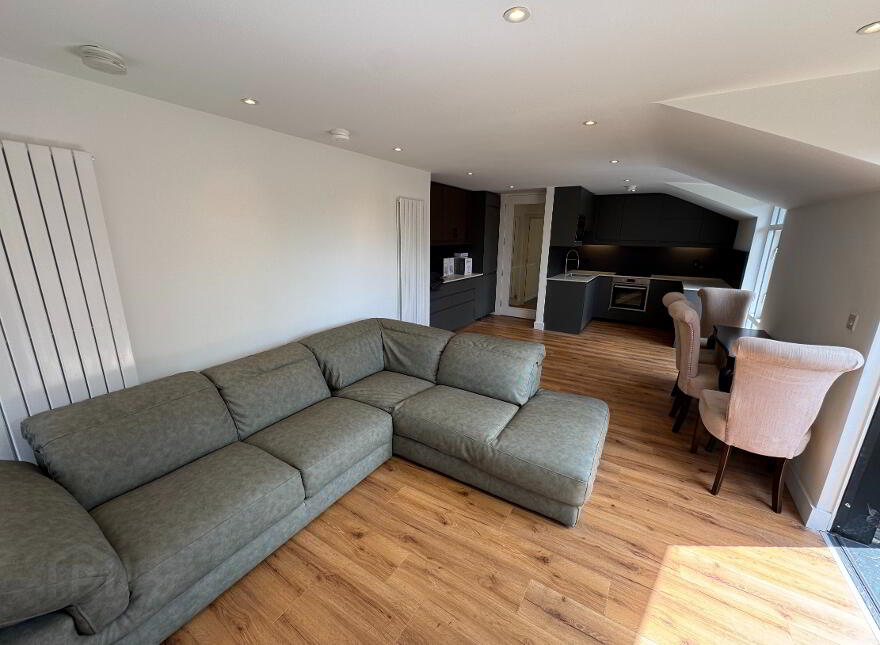 Balmoral Manor, 78 Balmoral Avenue, Belfast, BT9 6NY
