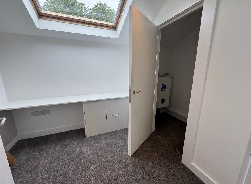 Balmoral Manor, 78 Balmoral Avenue, Belfast, BT9 6NY