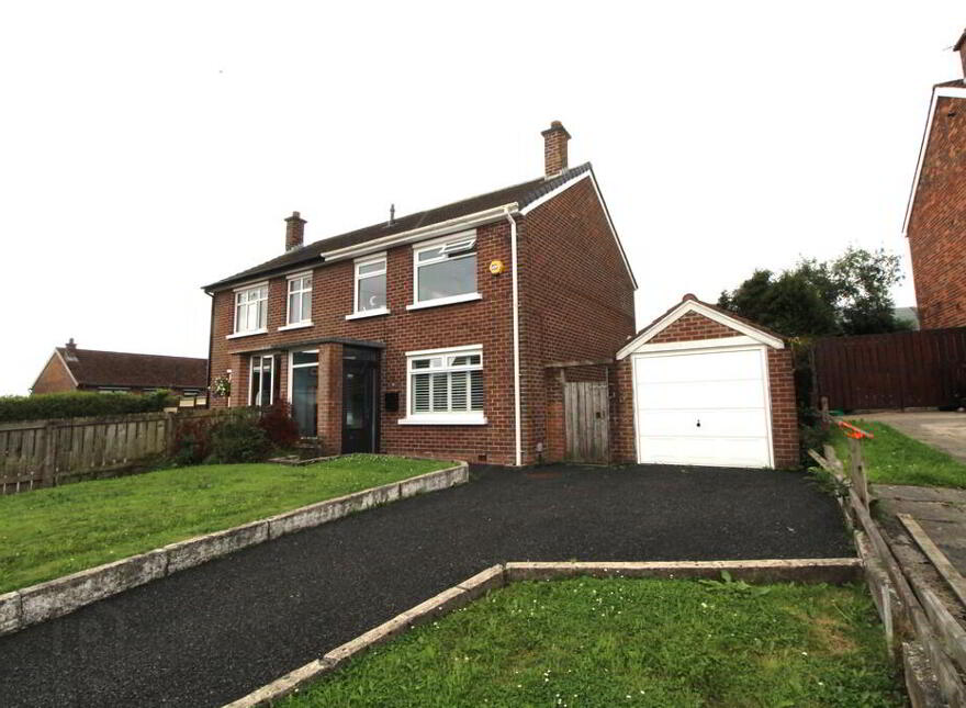 32 Elmfield Crescent, Newtownabbey, BT36 6EB photo