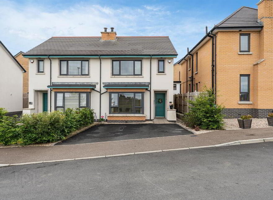 19 Crawfords Farm Grove, Bangor, BT19 1PL