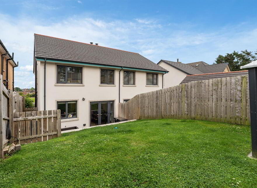 19 Crawfords Farm Grove, Bangor, BT19 1PL