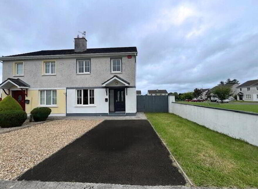 42 Ardcronan, Balla, F23RR62 photo