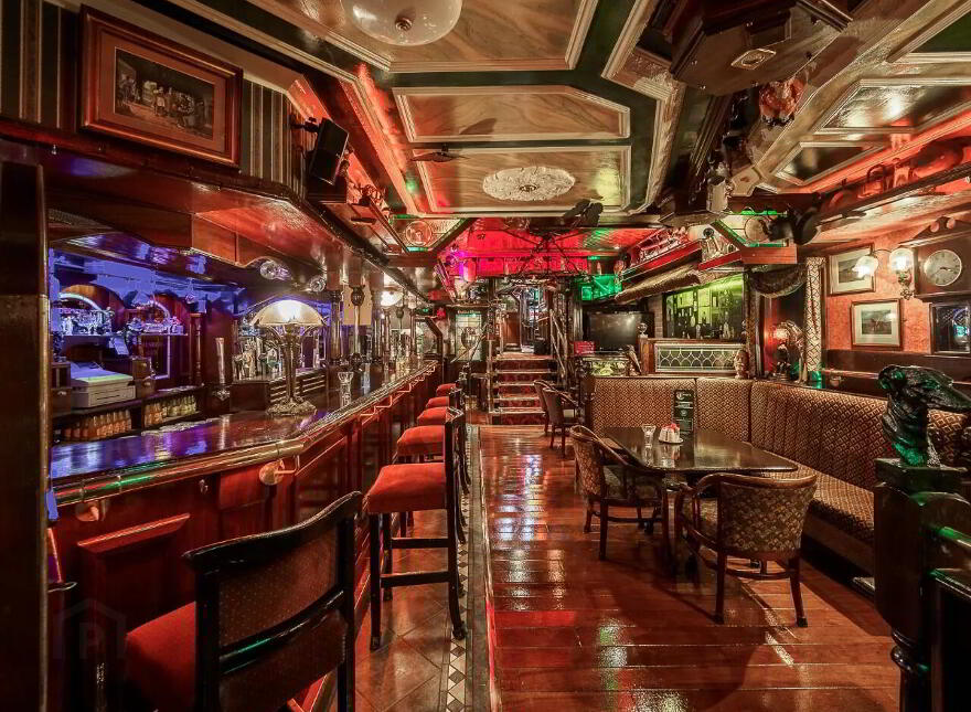 Sean Tierney's Bar & Restaurant, 13 O'Connell St, Clonmel, Tipperary, E91RD83