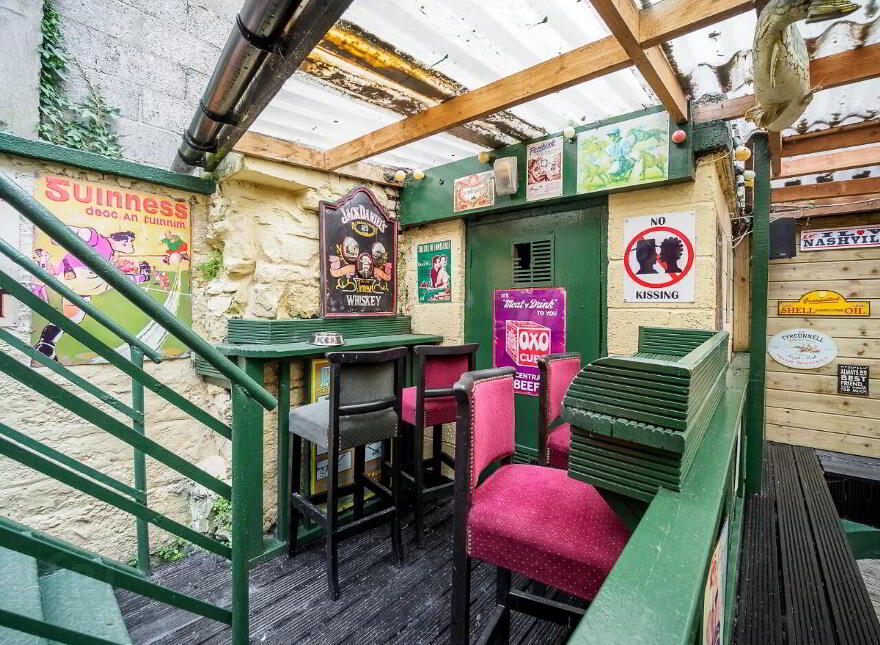 Sean Tierney's Bar & Restaurant, 13 O'Connell St, Clonmel, Tipperary, E91RD83