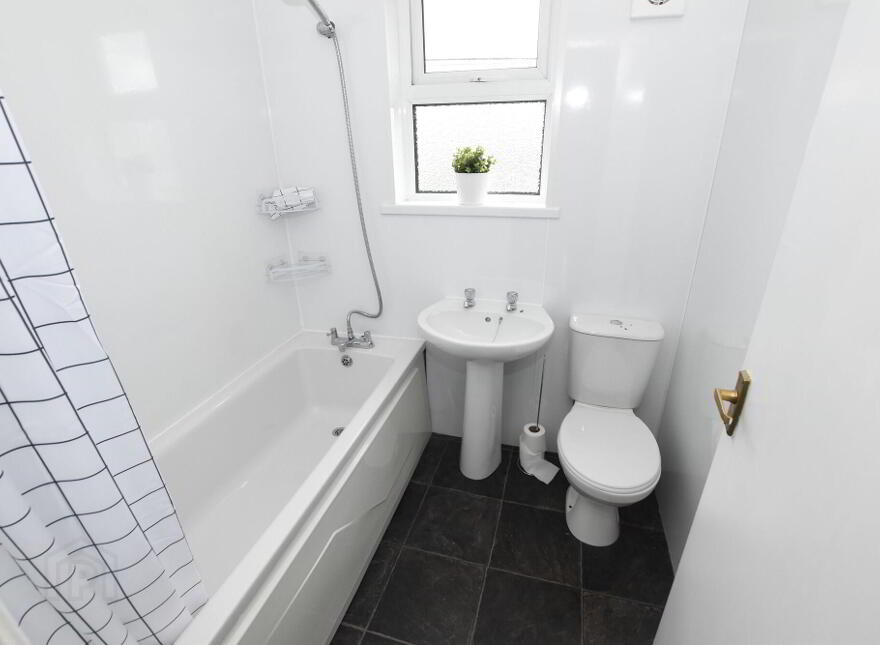 5 Steele Dickson Gardens, Portaferry, BT22 1LF