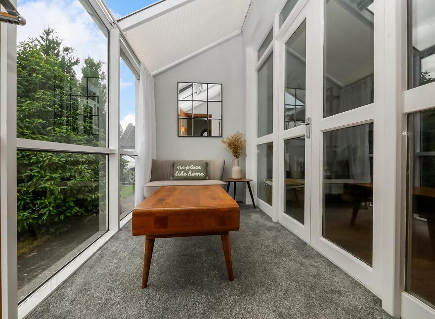 6 Bests Hill Court, Purdysburn Road, Belfast, BT8 7WA