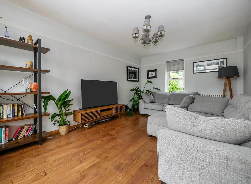 6 Bests Hill Court, Purdysburn Road, Belfast, BT8 7WA