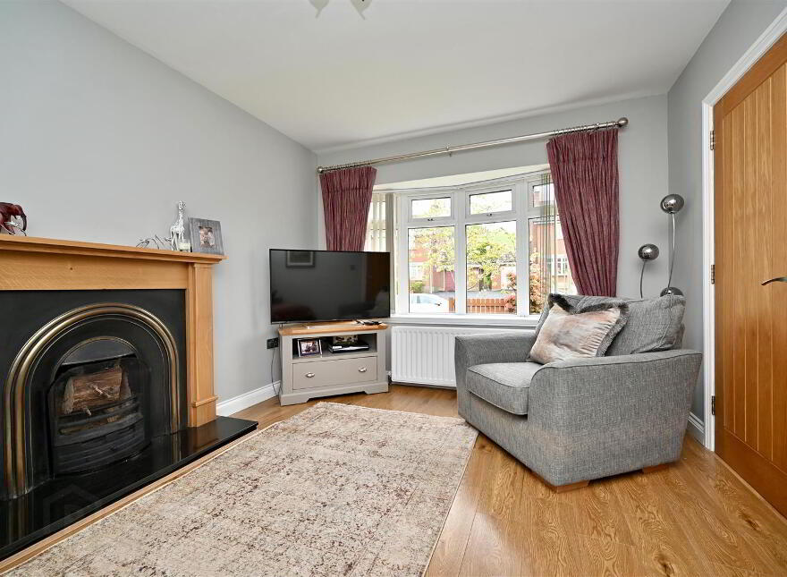 48 Moyra Drive, Saintfield, Ballynahinch, BT24 7AF
