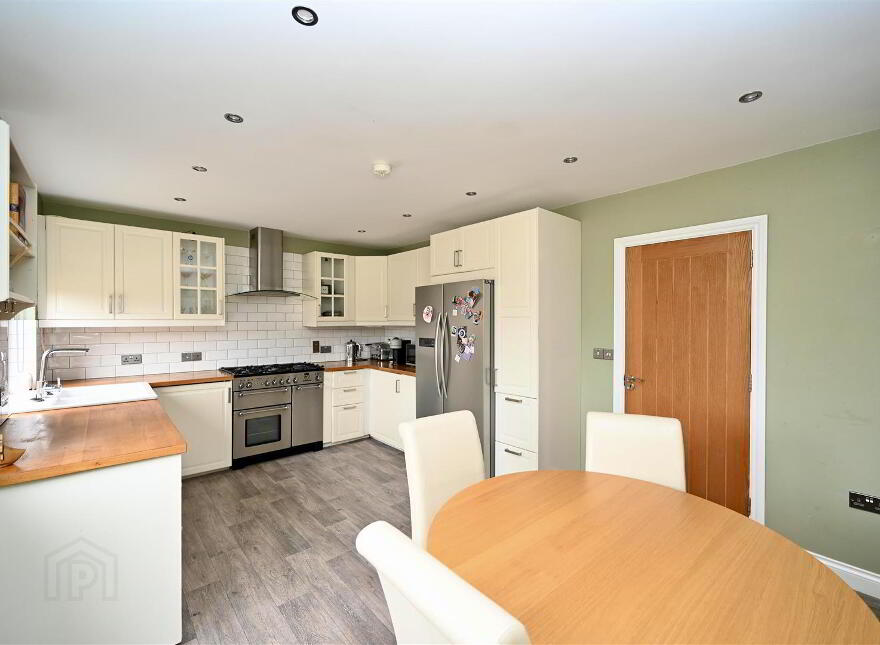 48 Moyra Drive, Saintfield, Ballynahinch, BT24 7AF