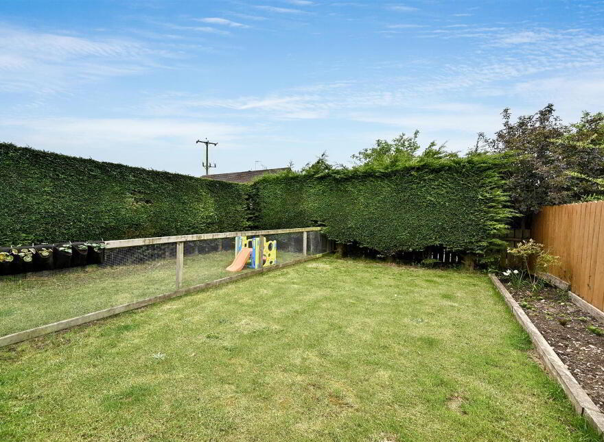 48 Moyra Drive, Saintfield, Ballynahinch, BT24 7AF