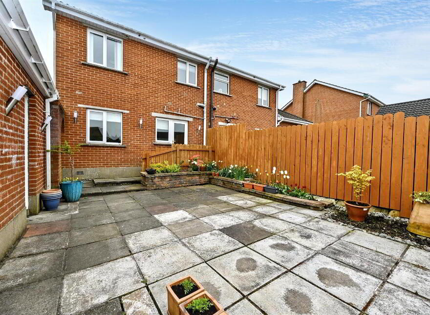 48 Moyra Drive, Saintfield, Ballynahinch, BT24 7AF