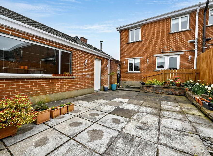 48 Moyra Drive, Saintfield, Ballynahinch, BT24 7AF