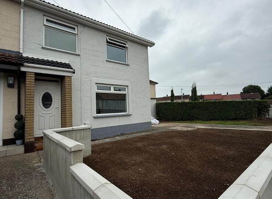 2 Bengore Gardens, Larne, BT40 2AW