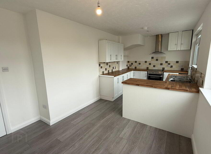 2 Bengore Gardens, Larne, BT40 2AW