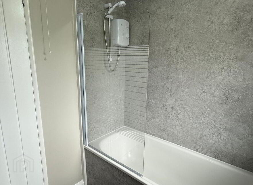2 Bengore Gardens, Larne, BT40 2AW