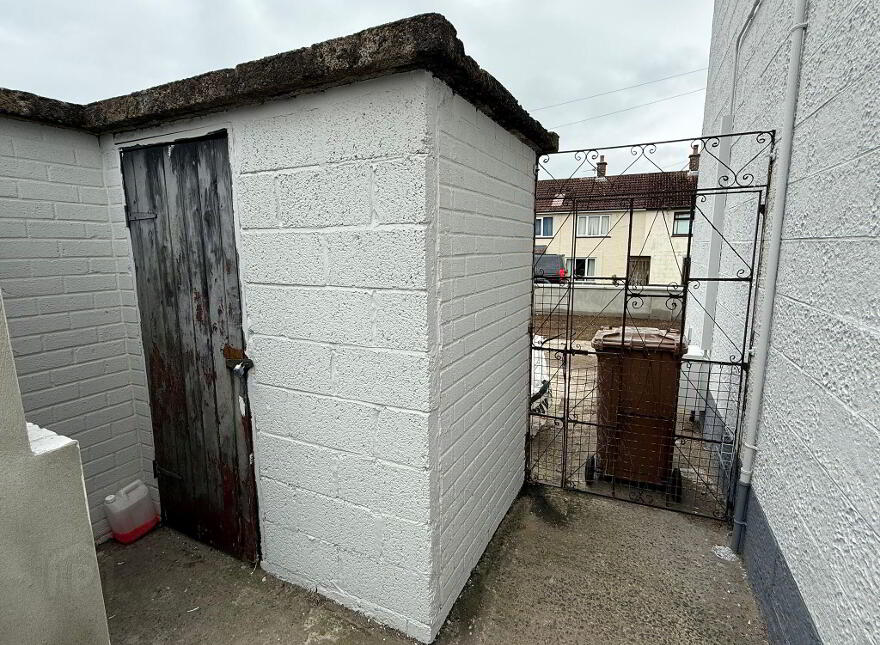 2 Bengore Gardens, Larne, BT40 2AW