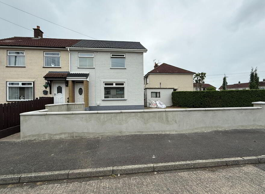 2 Bengore Gardens, Larne, BT40 2AW